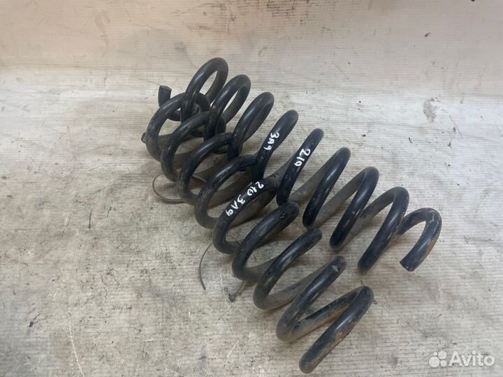 Пружина задняя Mercedes-Benz E-Class W210 M104