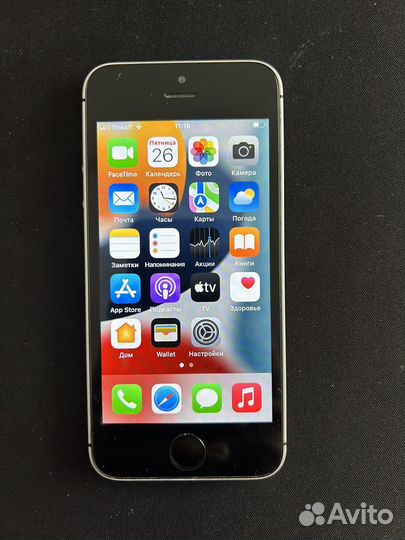 iPhone SE, 32 ГБ