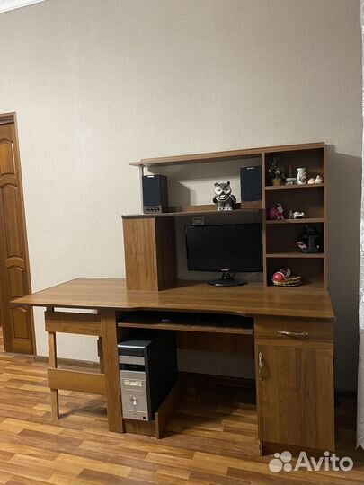 Компьютерный стол