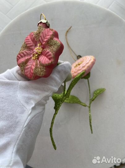 Елочные игрушки цветы