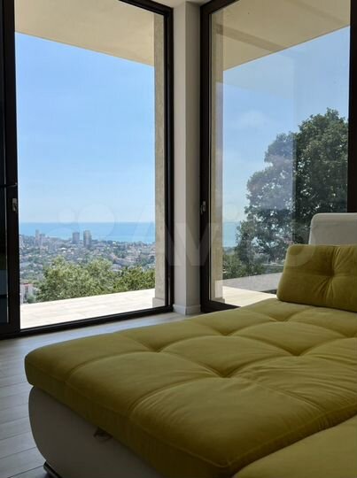 Дом 594 м² на участке 6,2 сот.