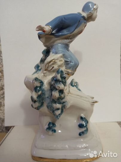 Фарфоровая статуэтка Лыжник СССР 1954г