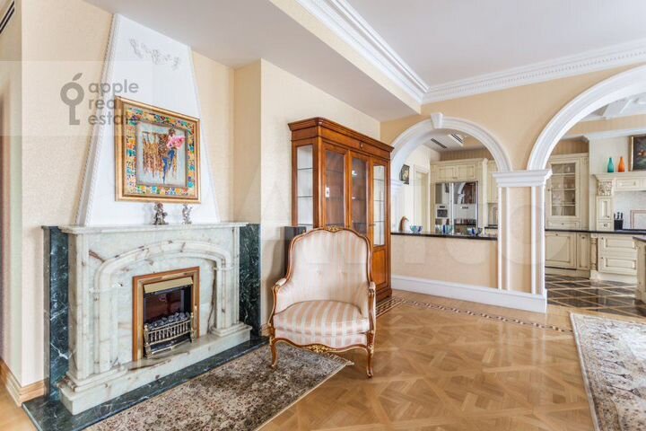 5-к. квартира, 300 м², 3/5 эт.