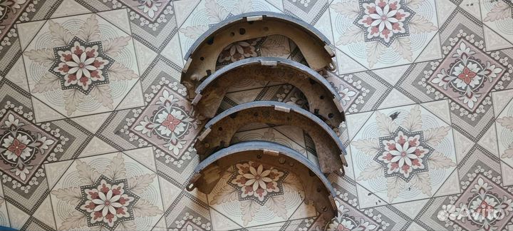 Тормозные колодки Nissan Atlas f23,82-92 гг