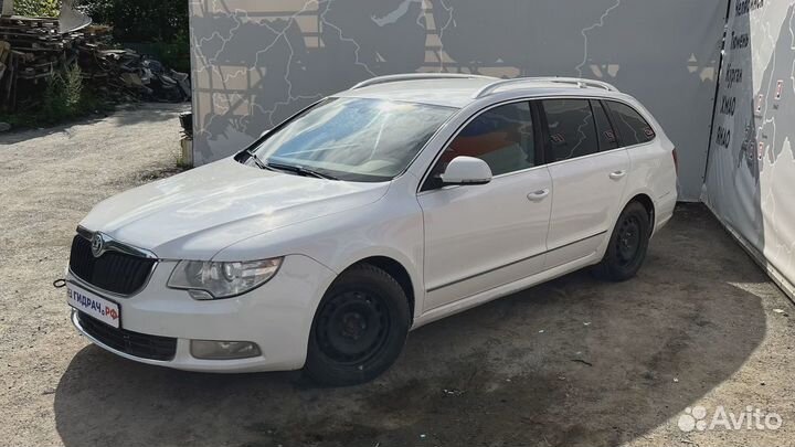 Пружина передняя Skoda Superb (3T) 3C0411105AG