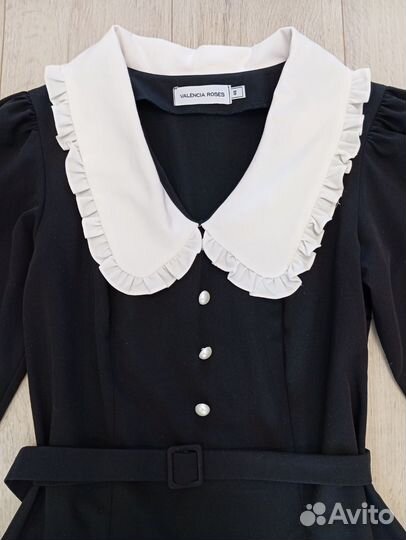 Платье с белым воротником 46