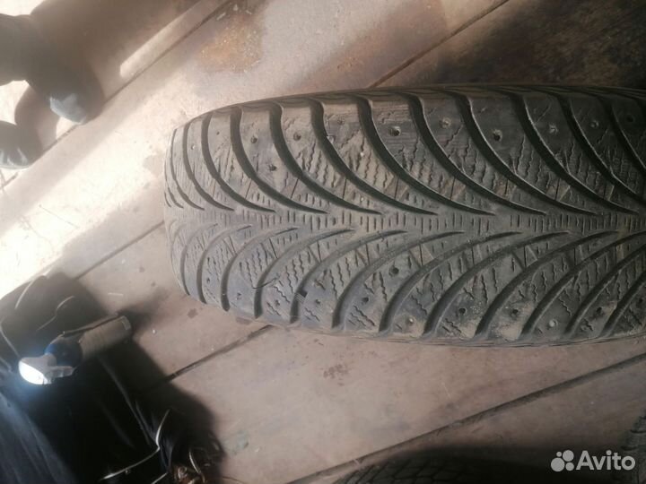 Goodyear UltraGrip 195/65 R15