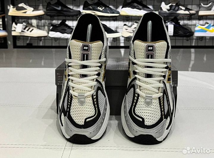 Мужские кроссовки New Balance 1906R для спорта