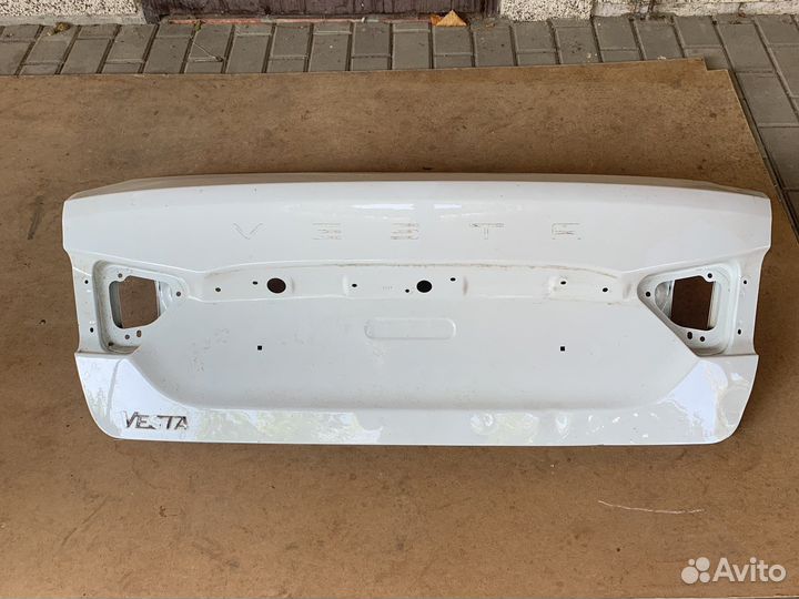 Крышка багажника vesta