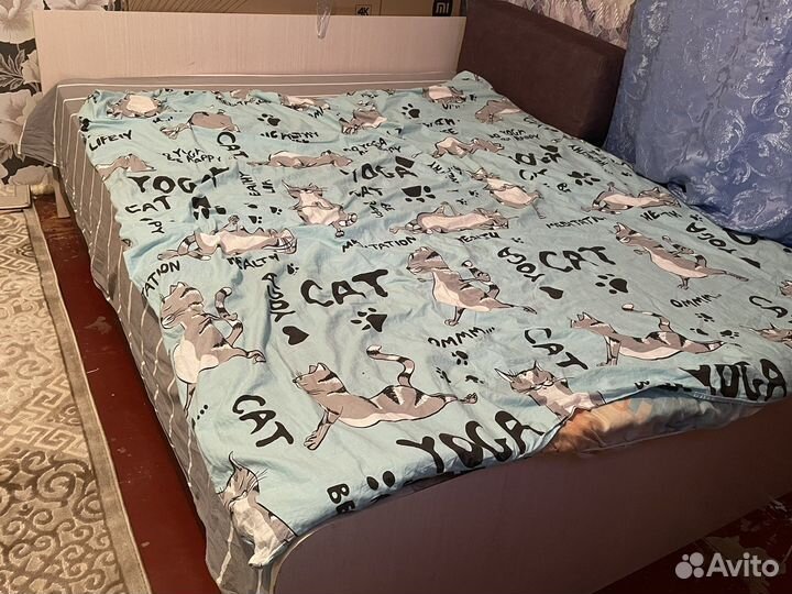 Кровать