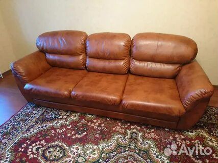 Перетяжка кожанных диванов в Москве