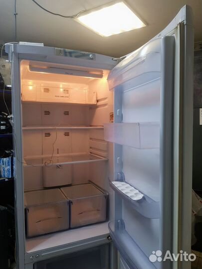 Холодильник Indesit 2-камерный б/у