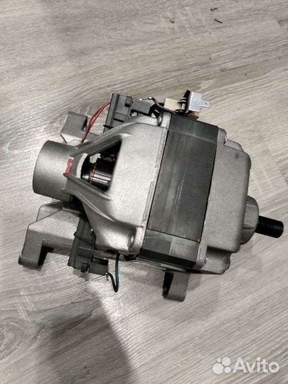 Двигататель стиральной машины