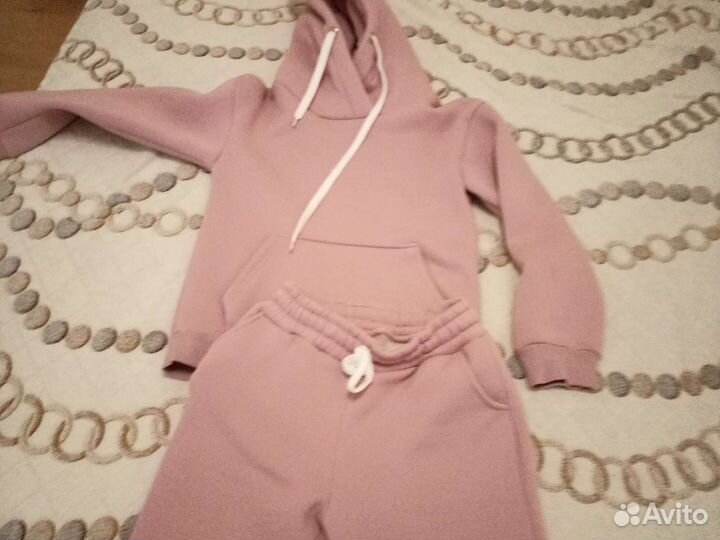 Продаю костюм на флисе