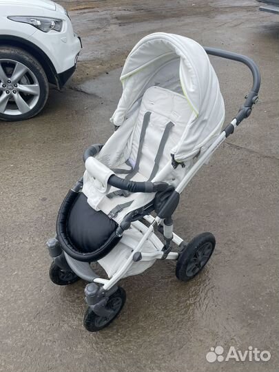 Коляска 3 в 1 с автолюлькой