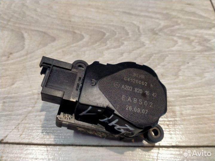 Сервопривод Mercedes-Benz 211.054 E 280 / E 300