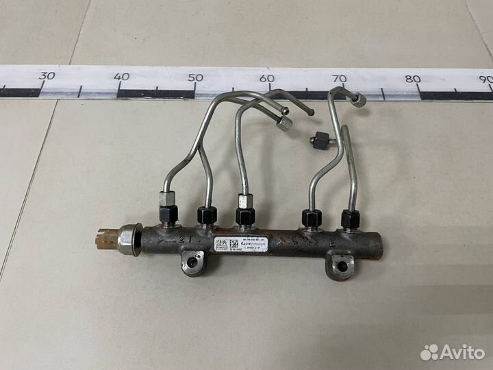 Рейка топливная рампа Peugeot Traveller 2016