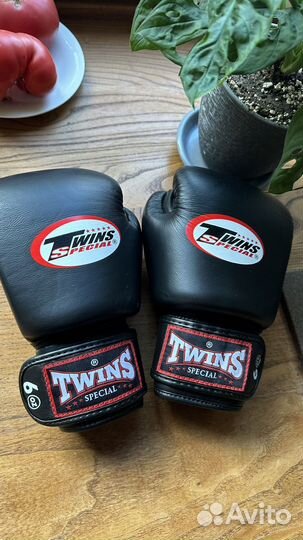 Боксерские перчатки twins 6