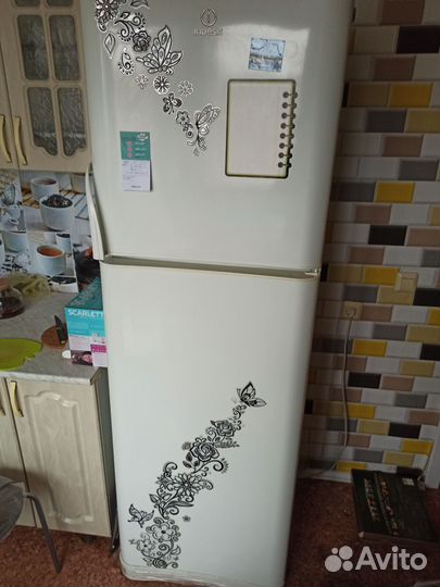 Холодильник indesit