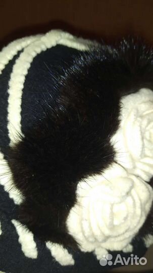 Шапка с норковой отделкой женская