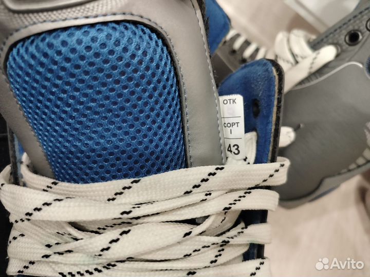 Хоккейные коньки v76 новые