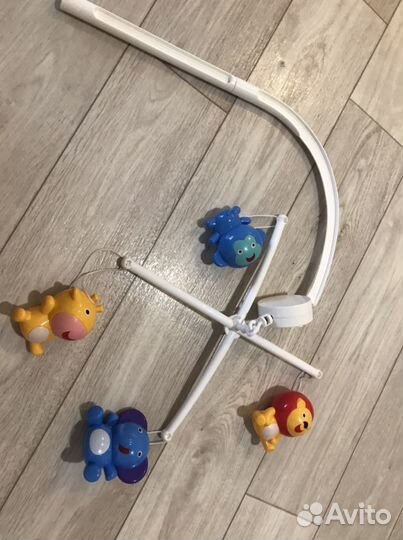 Подвеска-карусель над кроваткой