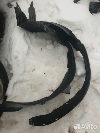 Кио рио 3.авторазбор. подкрылки передние