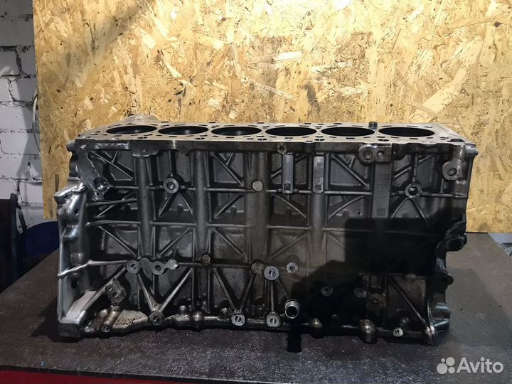 Блок цилиндров BMW 258лс N57D30A 3.0D