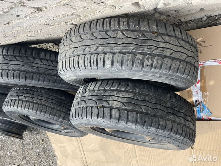Продам комплект колес в сборе 205/65 R15
