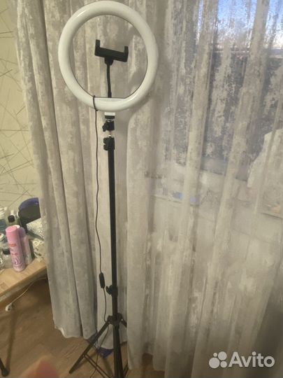 Кольцевая лампа со штативом
