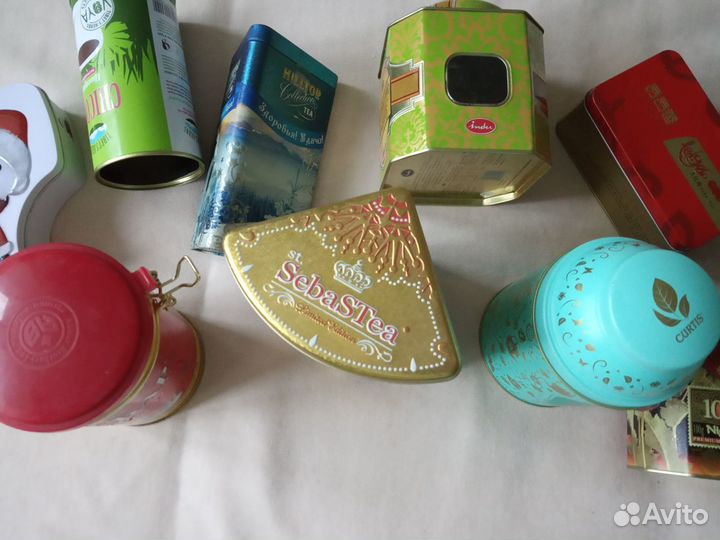 Банки жестяные с крышками