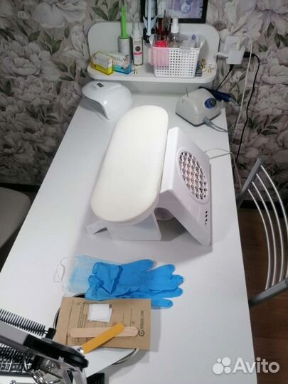 Маникюрный стол