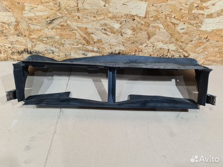 Воздухозаборник радиатора верхний Ford Focus 3