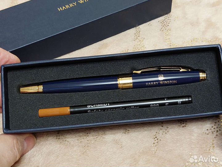 Аксессуары Harry Winston одним лотом