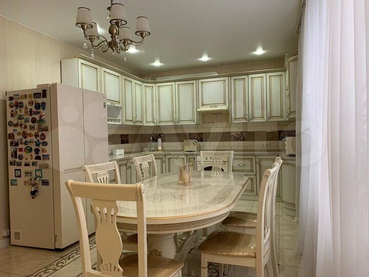 Дом 210 м² на участке 8 сот.