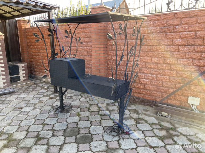 Мангал с крышей