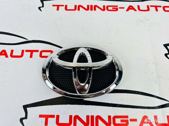 Эмблема в решетку Toyota Land Cruiser 200 X5929