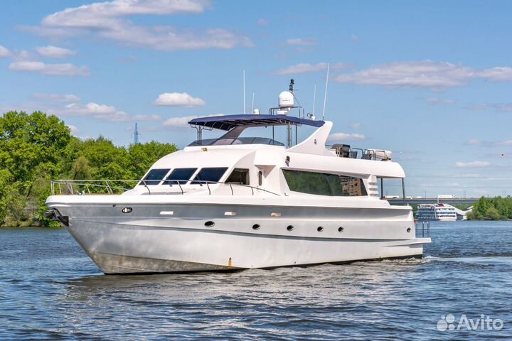 Аренда яхты Москва 26 метров