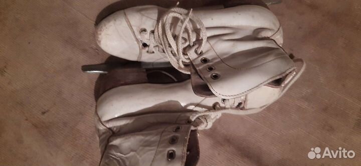 Коньки фигурные (скороход)