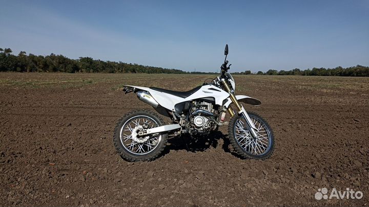 Эндуро Red Bull R8