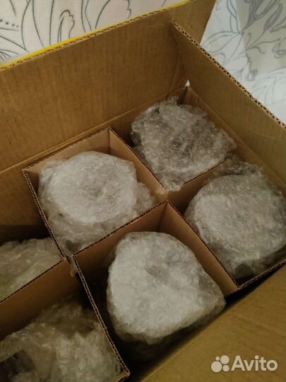 Бокалы для вина новые 4 шт