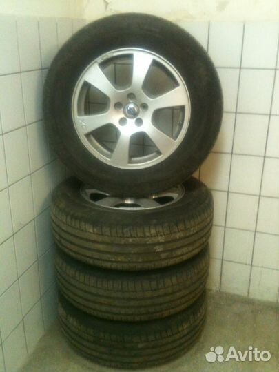 Yokohama C33 235/65 R17