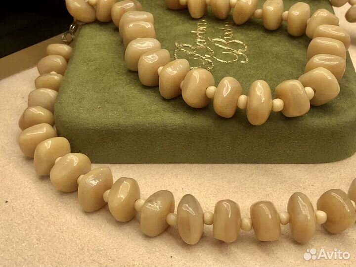 Редкие винтажные бусы ручной работы редкого цвета