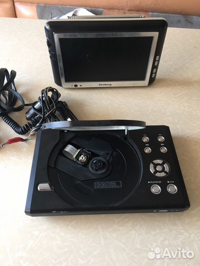 Портативный видеопроигрыватель и tv