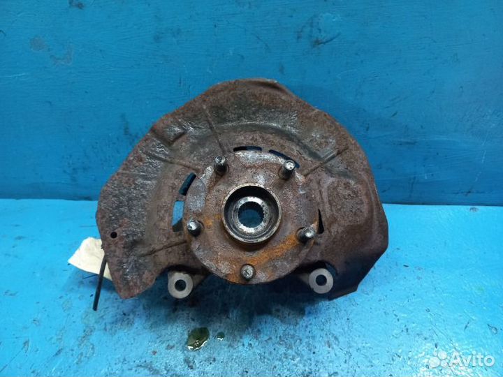 Кулак поворотный передний левый Lexus Rx 330