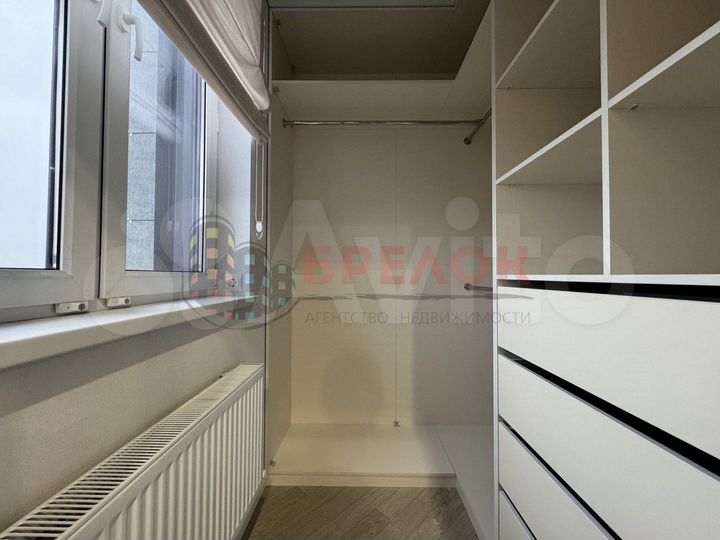 4-к. квартира, 100 м², 17/25 эт.