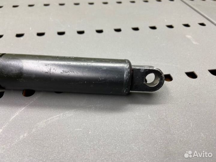 Амортизатор крышки багажника Mercedes S123 OM 617