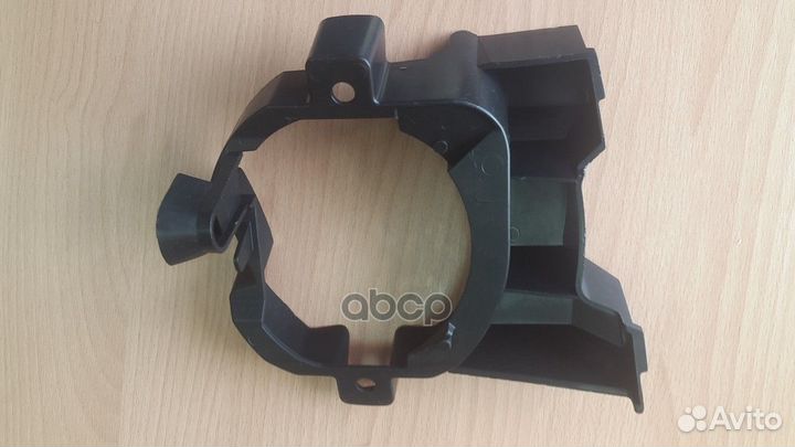 Кронштейн противотуманой фары R nissan 26910-BR00A