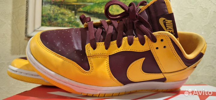 Nike Dunk low University Gold