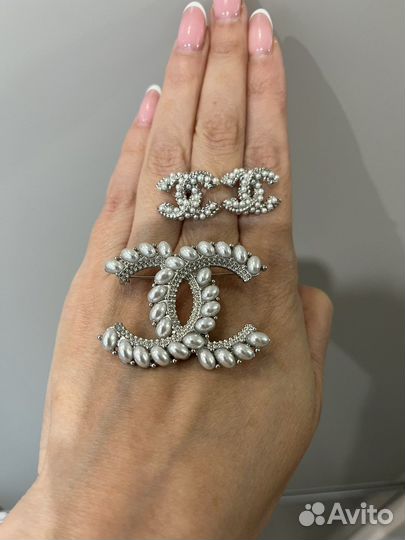 Брошь и серьши chanel